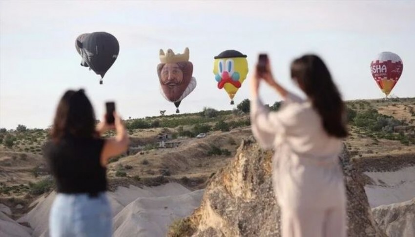 Kapadokya'da balon şöleni başladı